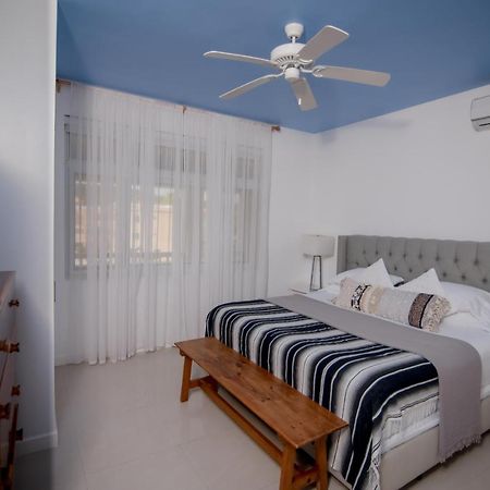 Ocho Rios Penthouse At Whispering Seas Apartment Exterior photo