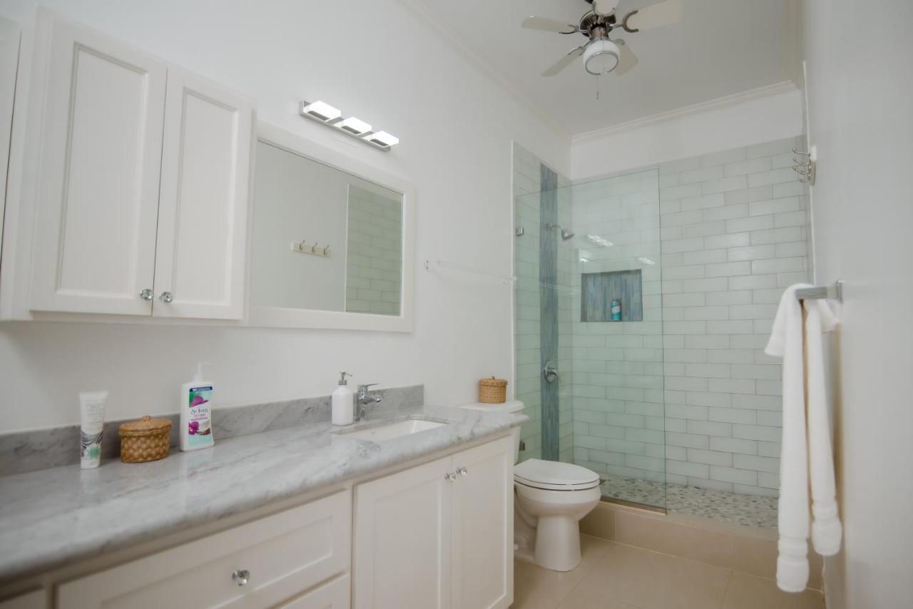 Ocho Rios Penthouse At Whispering Seas Apartment Exterior photo