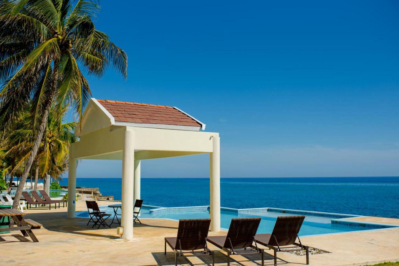 Ocho Rios Penthouse At Whispering Seas Apartment Exterior photo