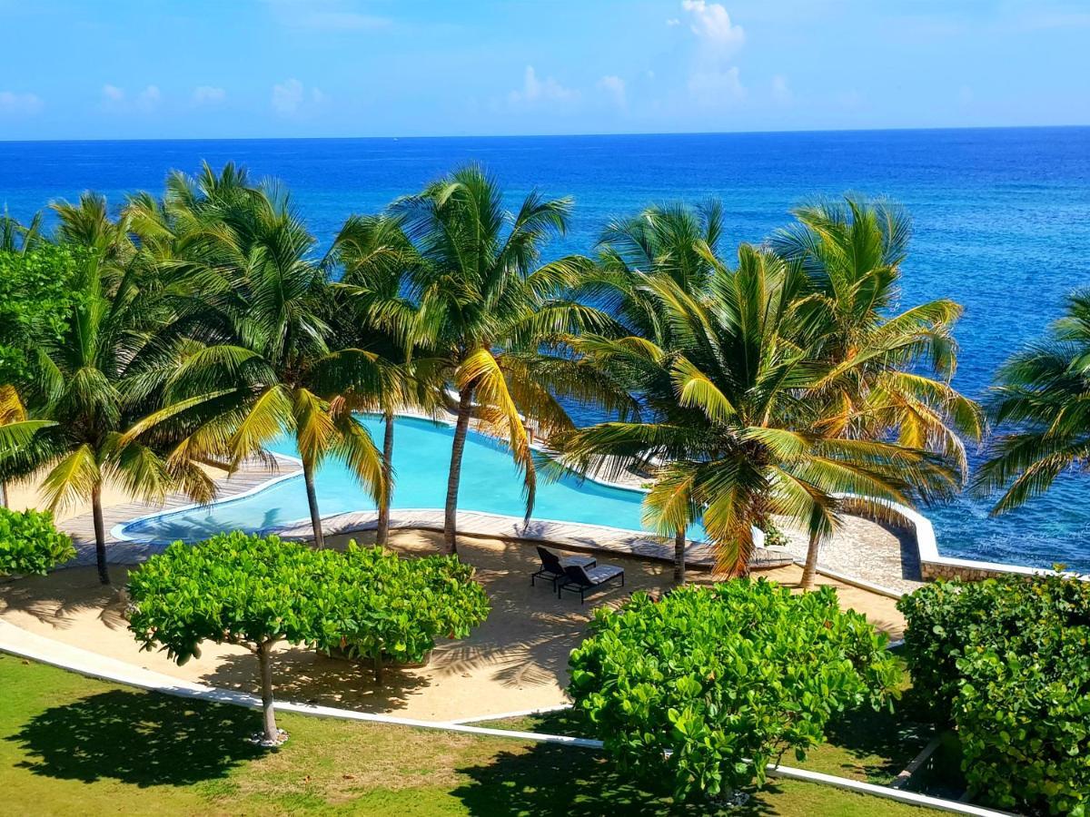 Ocho Rios Penthouse At Whispering Seas Apartment Exterior photo